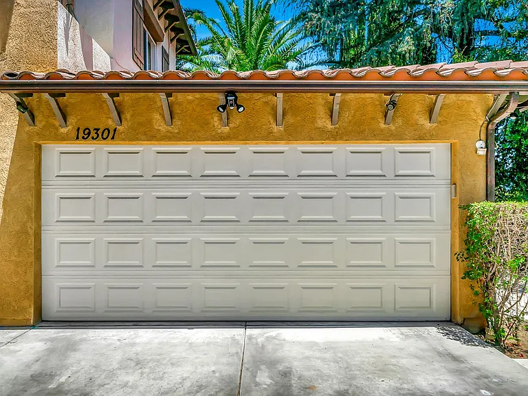 19316 Lavi Ct — Photo 96
