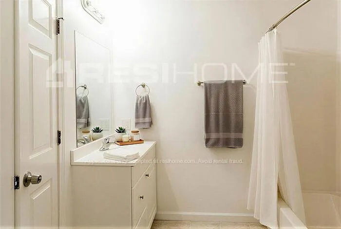 1305 Cottonwood Ct NW — Photo 11