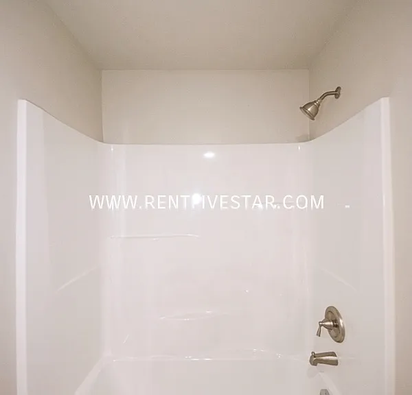J&R Rental Properties - 276 Roosevelt St #101-308 — Photo 8