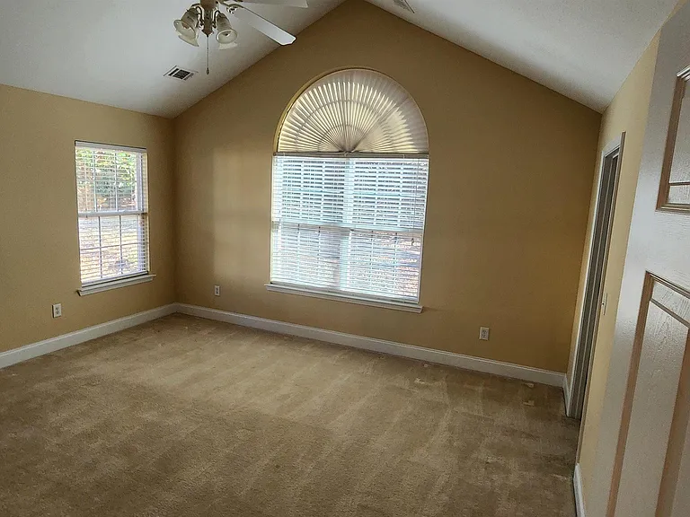 402 Nandina Ct — Photo 12