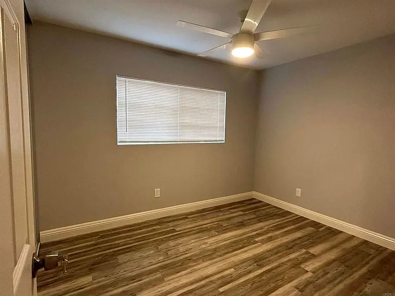 943 Georgia St — Photo 7