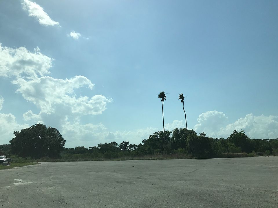 1st image of 1095 Skyview Blvd