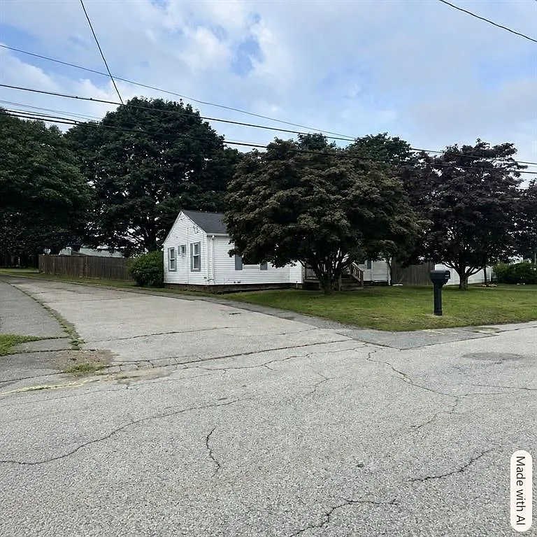 4 bed, 2.0 bath, 936 sqft, $3,000 — Photo 1