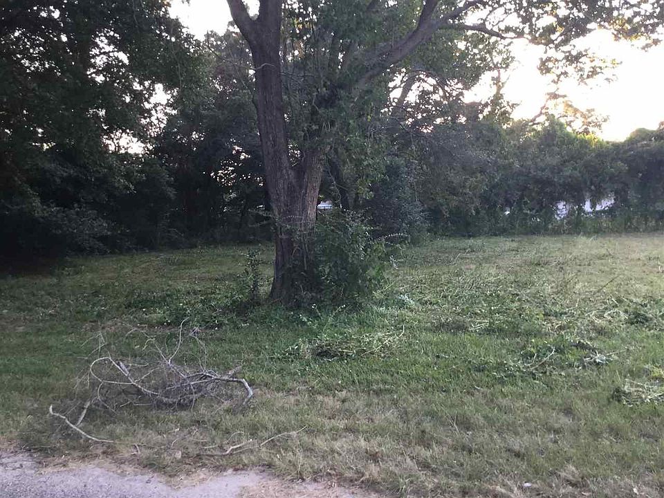 1st image of 2501 W Lee St