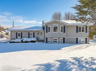 27 Baldwin St, New Maryland, NB E3C 1C1