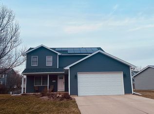 1013 Janet St, Sycamore, IL 60178