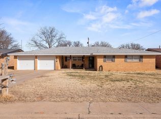 219 Redwood Ln, Levelland, TX 79336