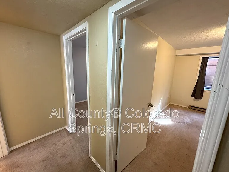 931 Kings Crown Rd — Photo 23