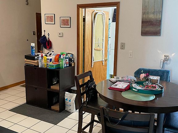 4th image of 520 N Paulina St #2F