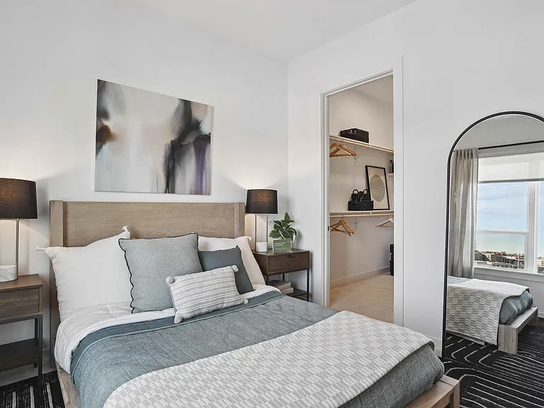 Solis Midtown — Photo 12