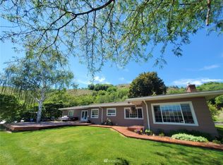 11 Haussler Rd, Omak, WA 98841