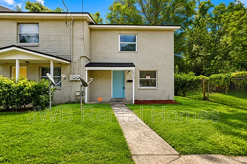 1842 Broadway Ave Photo 1