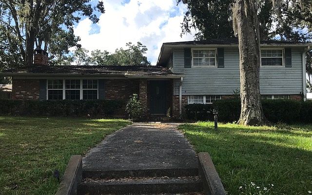 2nd image of 592 SW Arredondo Pl