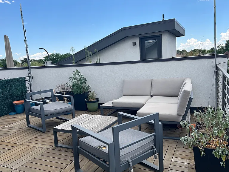 Rooftop deck