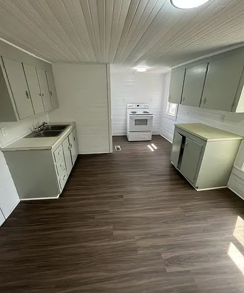 107 Garver St — Photo 8