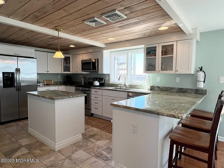 245 24th Ave — Photo 8