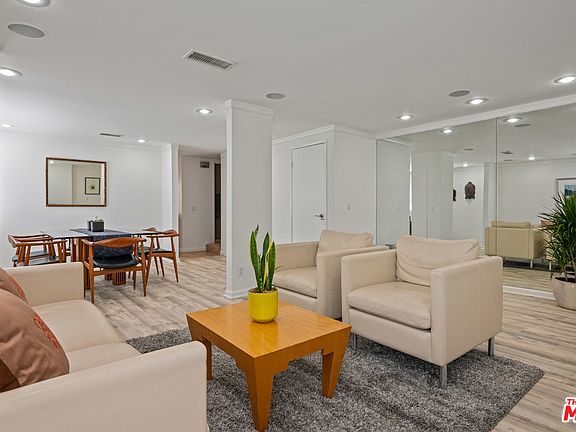 3rd image of 16741 Vanowen St #1