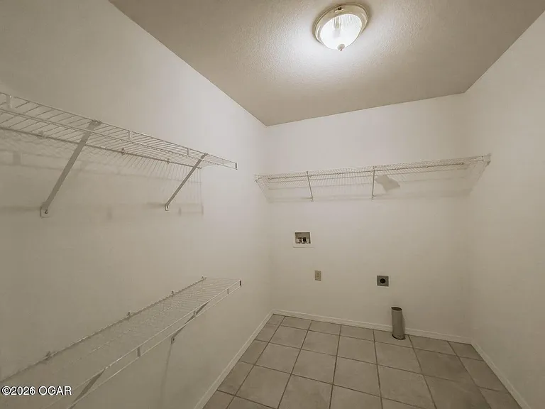 914 Briarview Dr — Photo 14