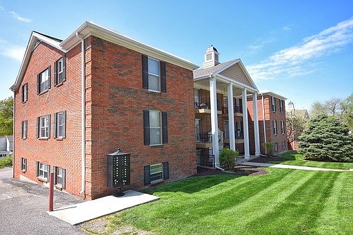 2nd image of 5932 Outlook St APT 204