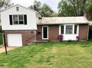 1518 Riverview Dr, Washington, MO 63090