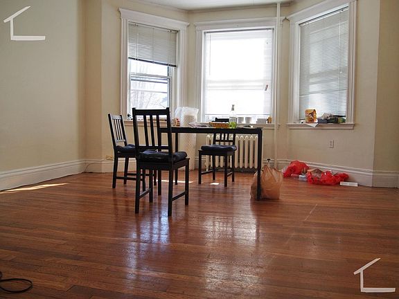 3rd image of 17 Euston St #2