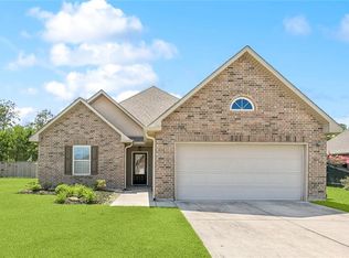 28230 Loiret Ct, Ponchatoula, LA 70454