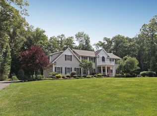 376 Southbury Rd, Roxbury, CT 06783