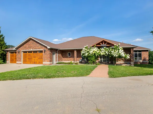 16978 Asbury Rd, Dubuque, IA 52002