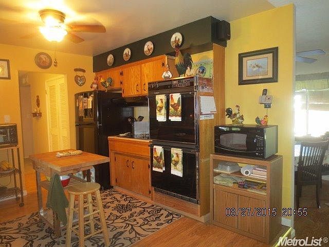 2nd image of 417 N Santa Venetia St