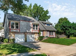 7211 E 131st St, Grandview, MO 64030