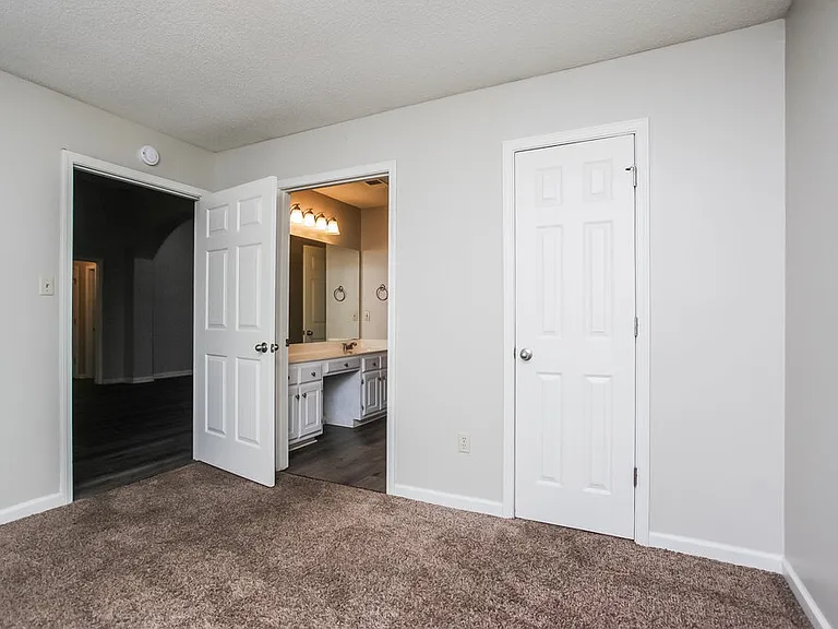 5822 Michaelson Dr — Photo 12