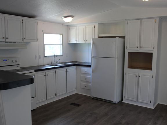 4th image of 808 Delhomme Ave #B