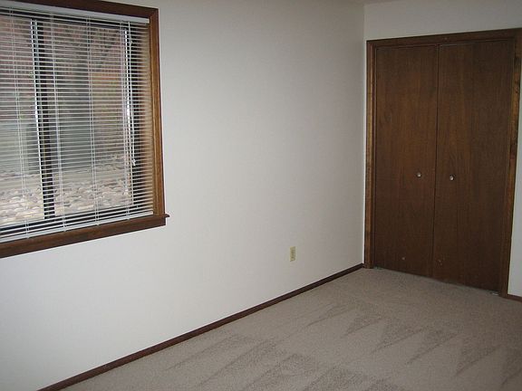 5th image of 1919 Centennial Dr