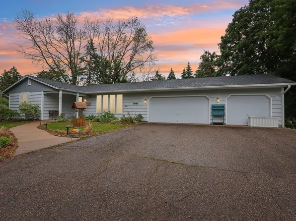 1985 Mabel Ct, Chaska, MN 55318