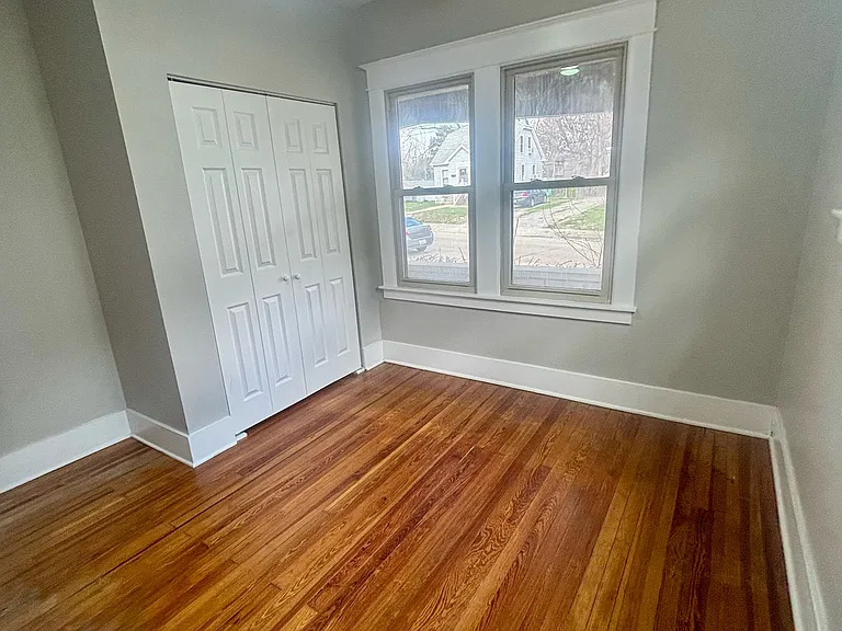 1310 Earl Ave — Photo 9