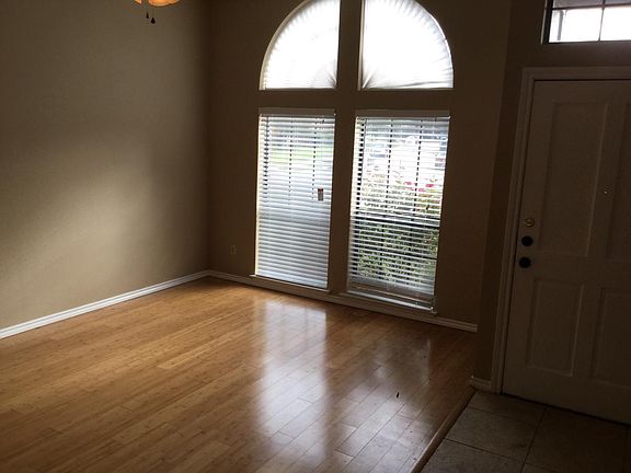 3rd image of 356 Leisure Ln