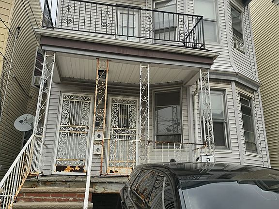 5th image of 312 Armstrong Ave Floor 1