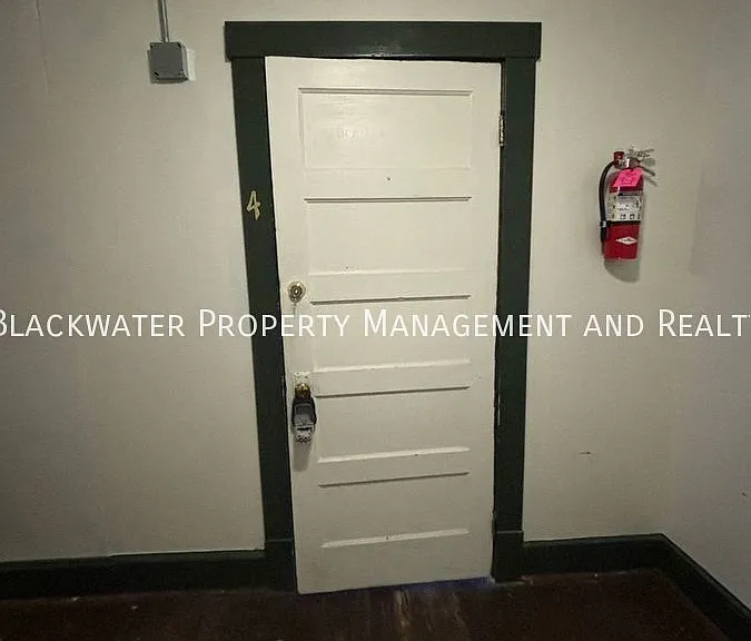 202 S Main St #4 — Photo 2