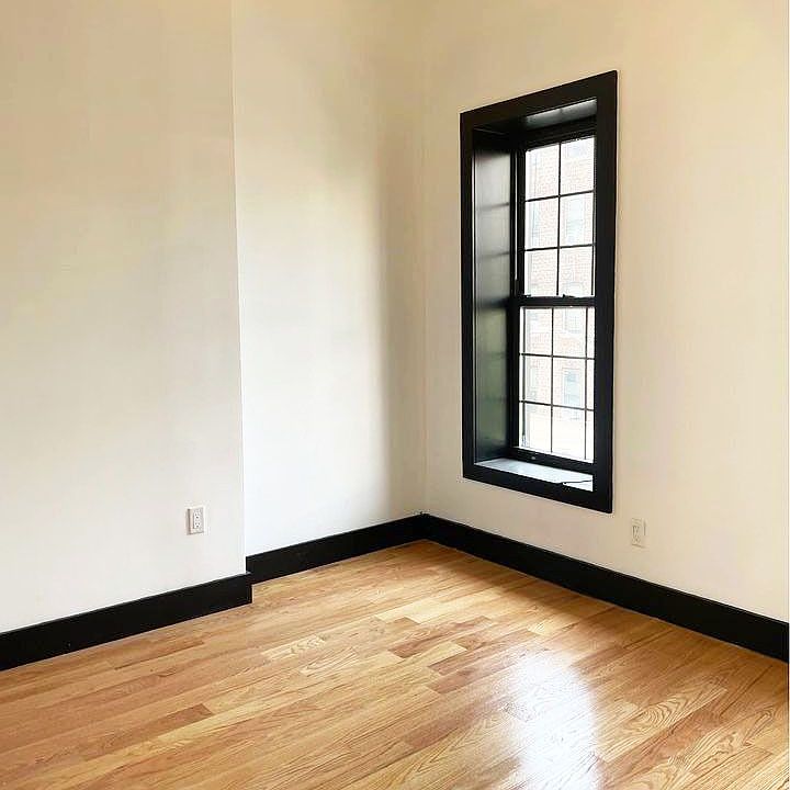 2nd image of 1154 Gates Ave #3U