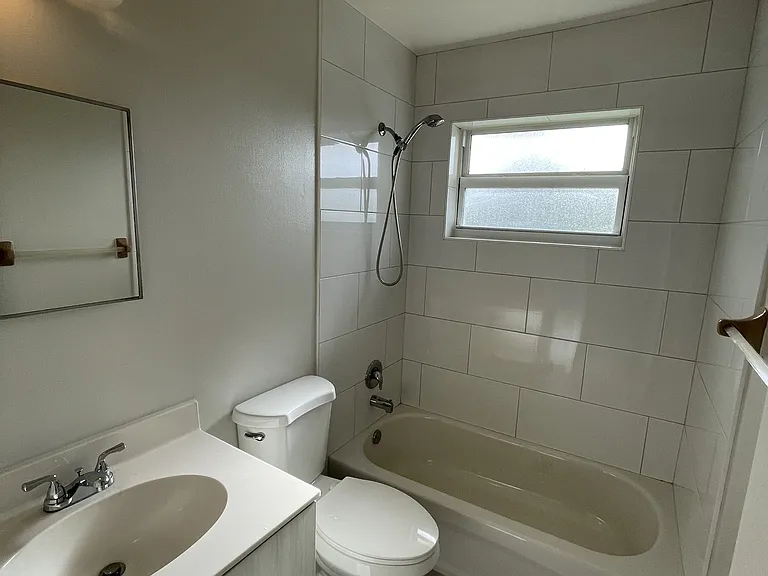544 SW 35th St — Photo 19