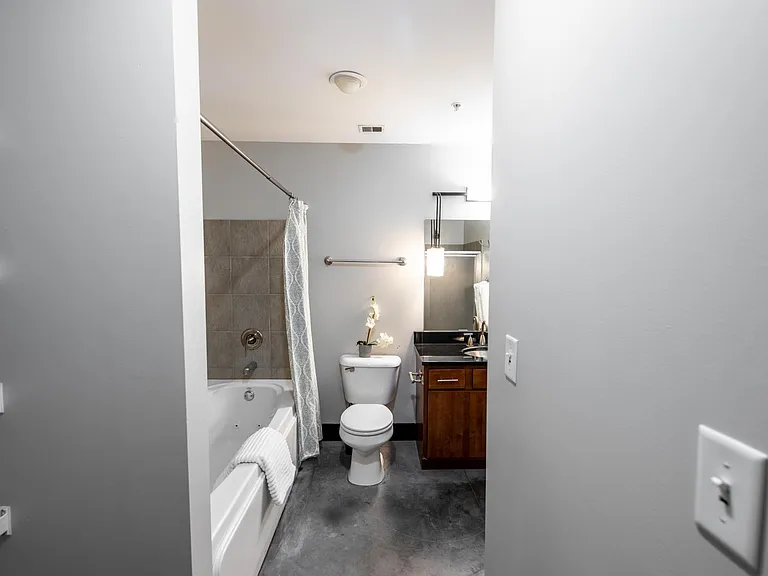 1113 Washington Ave #210 — Photo 6