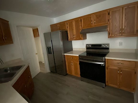 3rd image of 219 Strawberry Ct