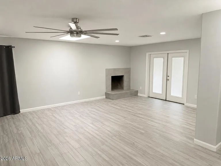 1243 E Riviera Dr — Photo 4