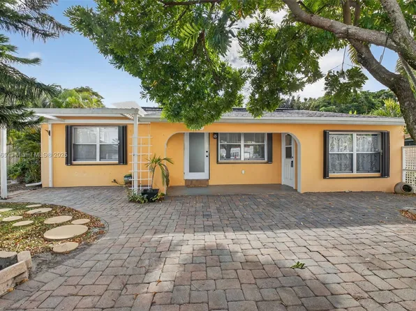 5172 Pine Tree Dr, Delray Beach, FL 33484