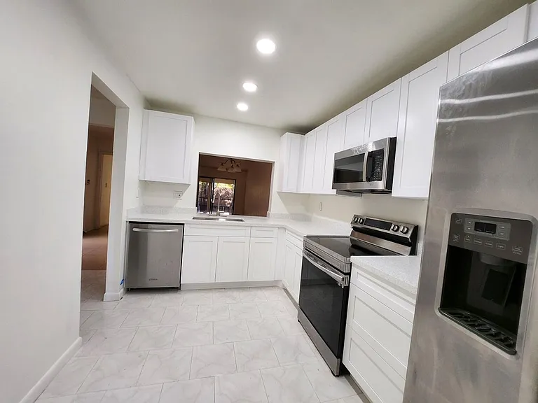 903 NW 79th Ter #903 — Photo 11
