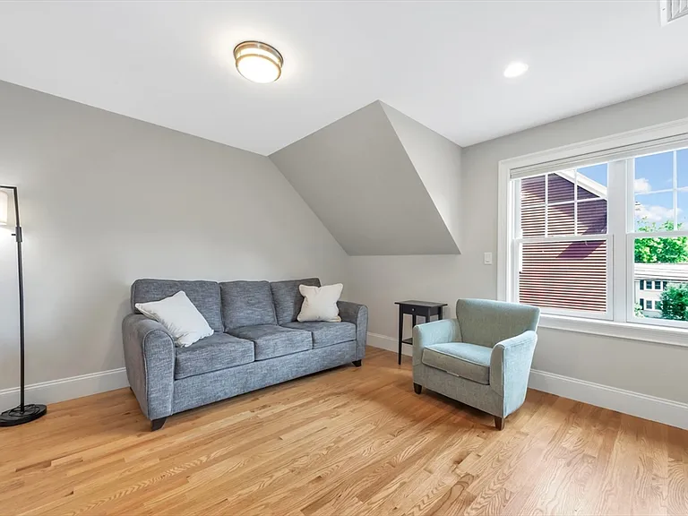 68 Woburn St #68 — Photo 22