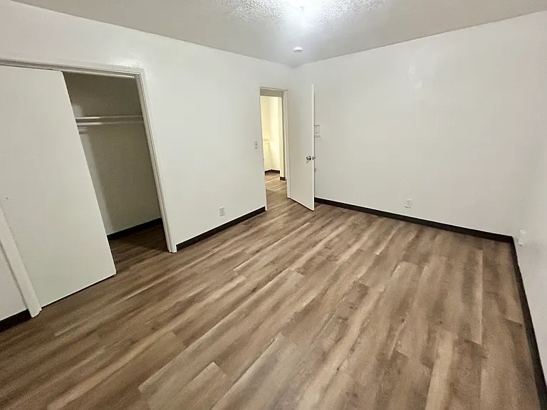 164 N Effie St #B — Photo 6