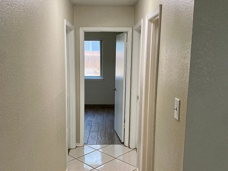 6022 Ridge Glade St — Photo 6