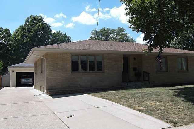 2nd image of 4128 65th St