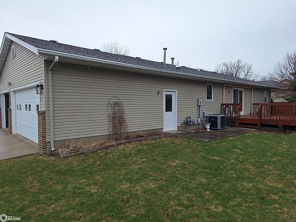 2nd image of 824 Capistrano Ave